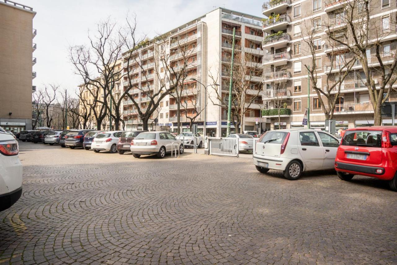 Elegante Bilocale In Zona Tortona Apartment Milan Luaran gambar